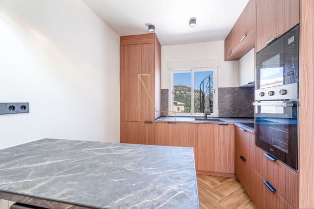 4 bedroom Semi-detached Villa for sale in La Nucia with garage - € 395,000 (Ref: 9806037)