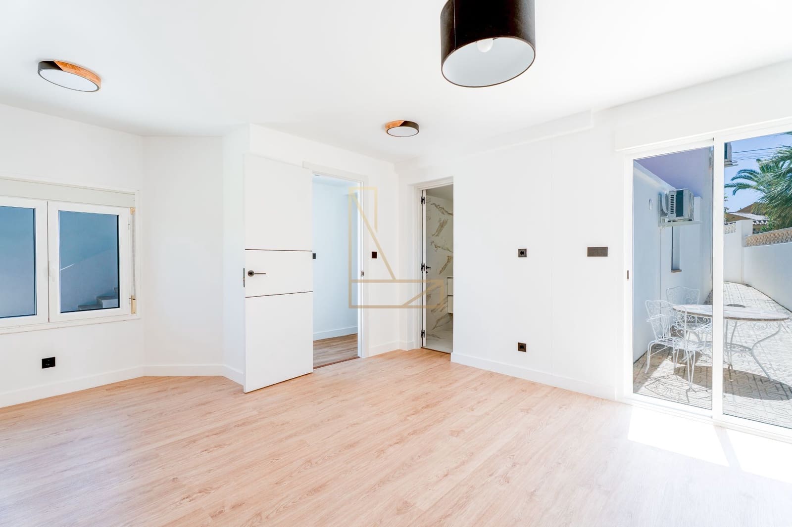 4 bedroom Semi-detached Villa for sale in La Nucia with garage - € 395,000 (Ref: 9806037)