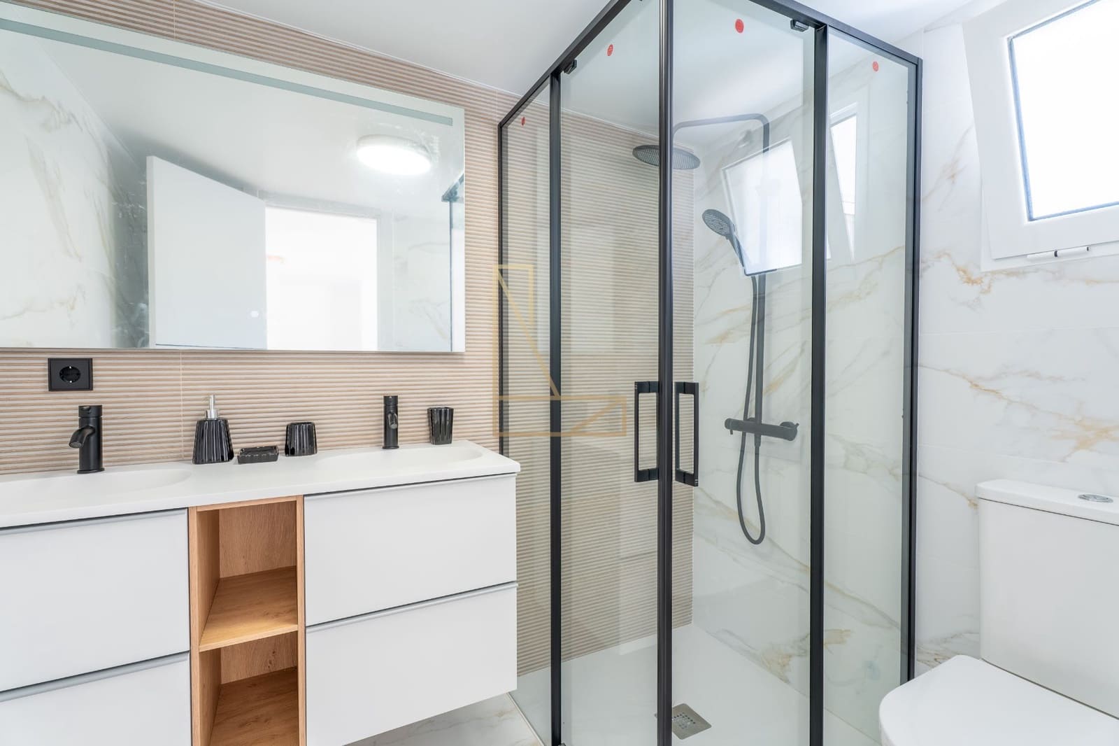 4 bedroom Semi-detached Villa for sale in La Nucia with garage - € 395,000 (Ref: 9806037)