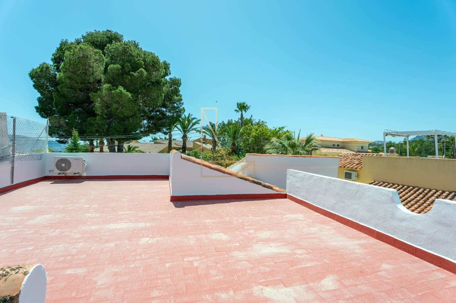 4 bedroom Semi-detached Villa for sale in La Nucia with garage - € 395,000 (Ref: 9806037)