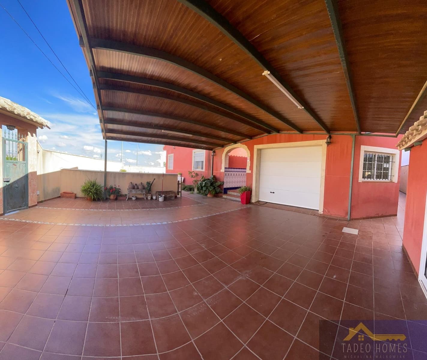 5 bedroom Villa for sale in Fortuna with pool garage - € 299,950 (Ref: 10034645)
