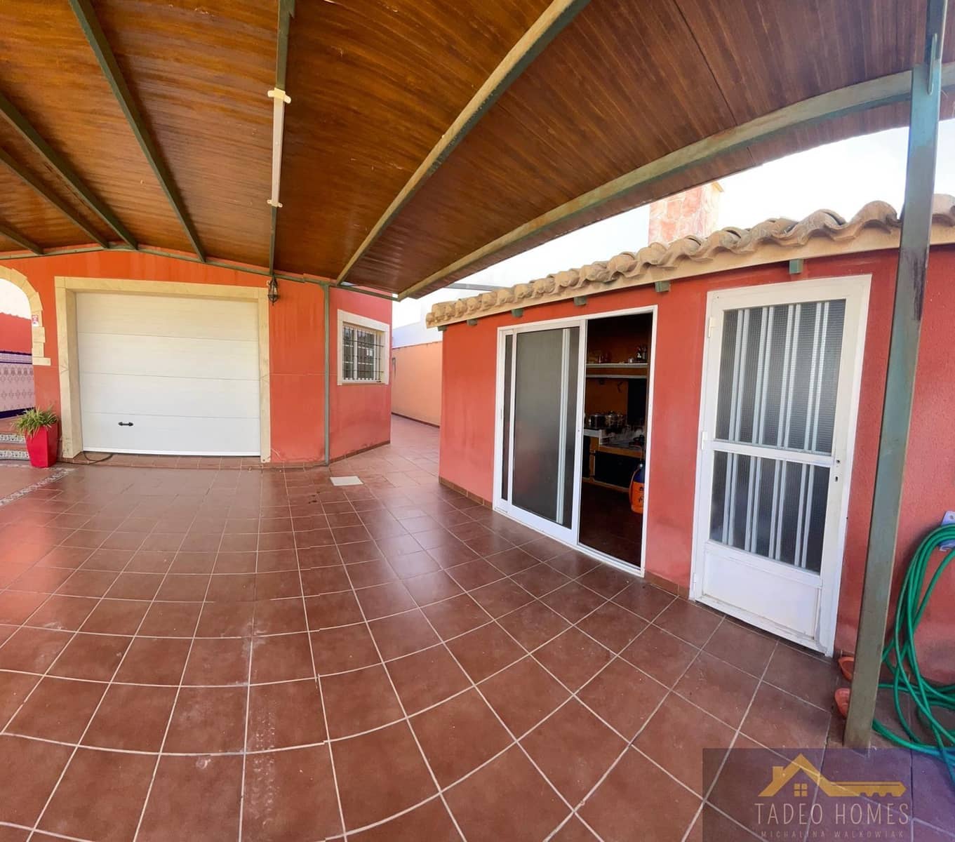 5 bedroom Villa for sale in Fortuna with pool garage - € 299,950 (Ref: 10034645)