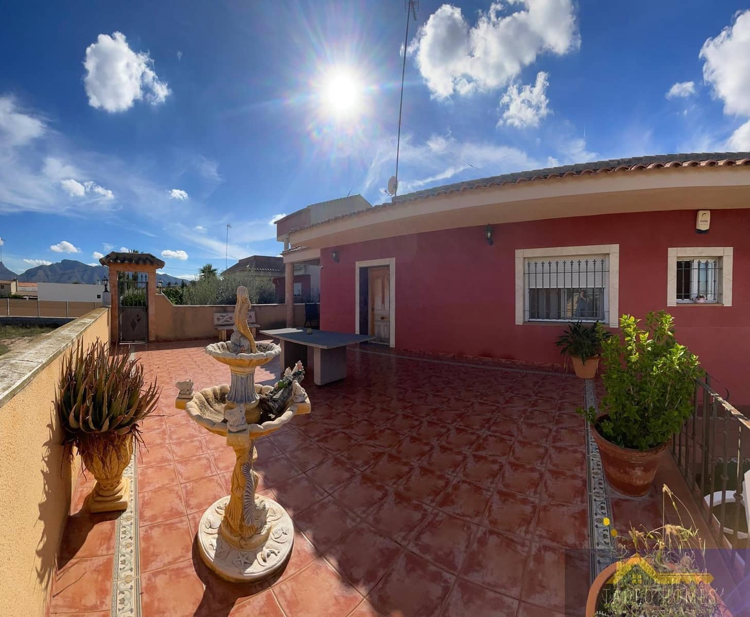 5 bedroom Villa for sale in Fortuna with pool garage - € 299,950 (Ref: 10034645)