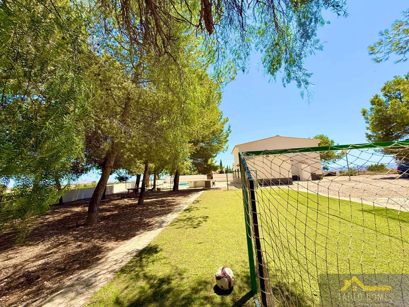 4 sypialnia Finka/Dom wiejski na sprzedaż w Valle del Sol z garażem - 450 000 € (Ref: 9422216)