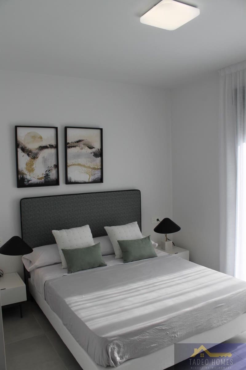 Chalet de 2 habitaciones en Roldan en venta con piscina - 299.900 € (Ref: 9622585)