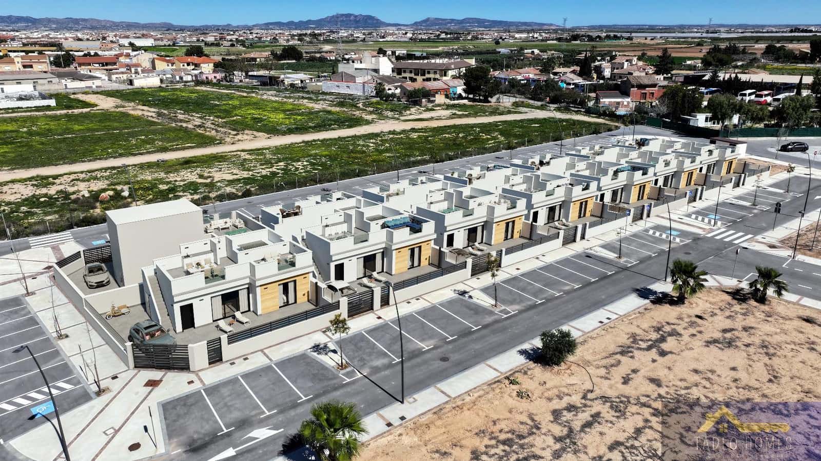 Chalet de 2 habitaciones en Roldan en venta con piscina - 299.900 € (Ref: 9622585)