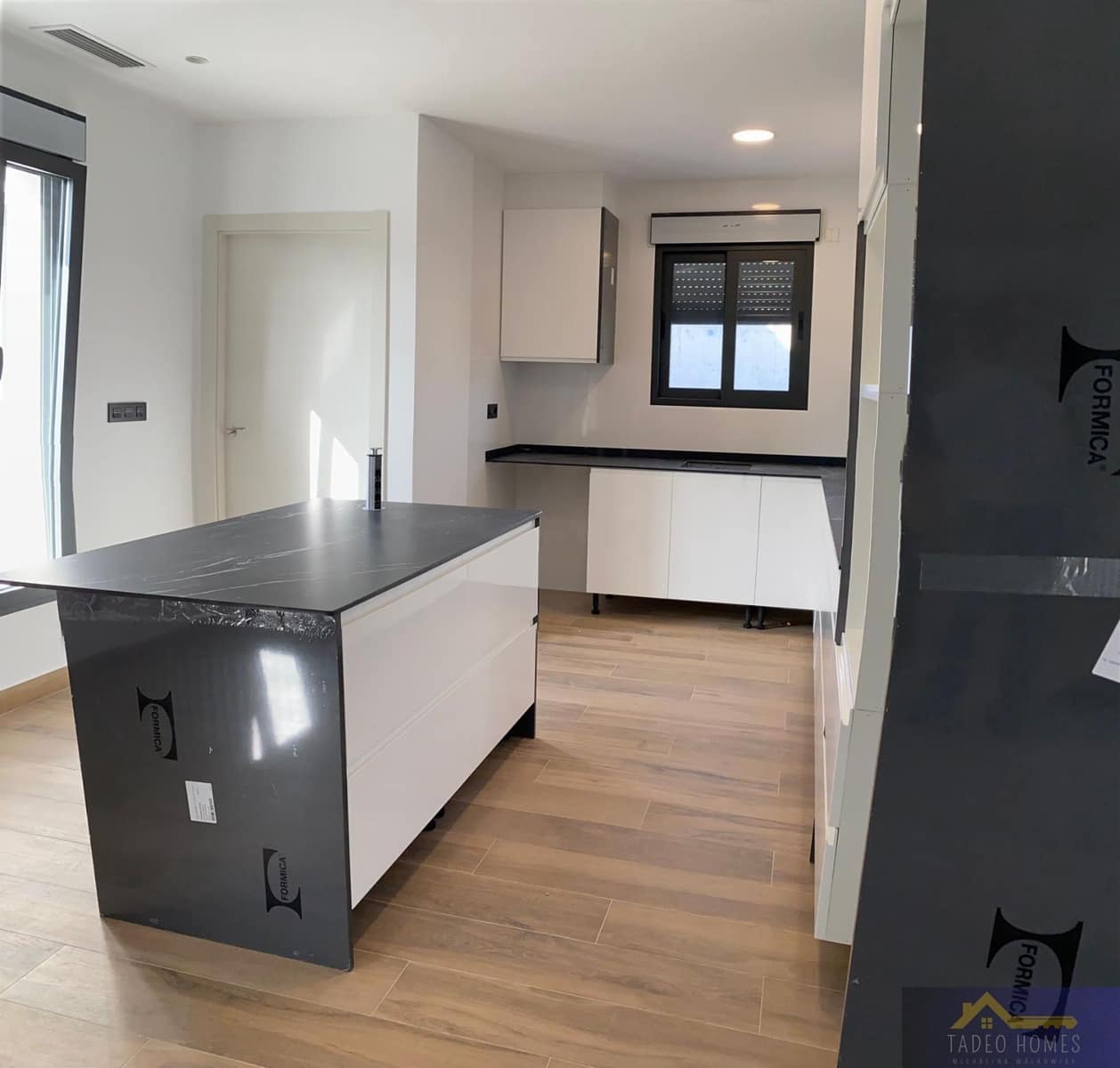 3 sypialnia Willa na sprzedaż w Fortuna z basenem garażem - 295 000 € (Ref: 9683845)