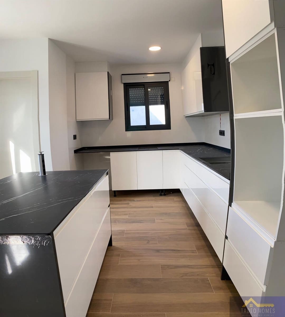 3 sypialnia Willa na sprzedaż w Fortuna z basenem garażem - 295 000 € (Ref: 9683845)