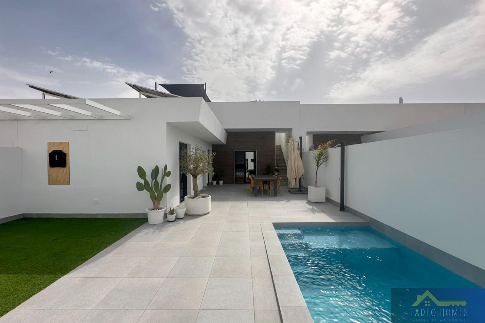 2 slaapkamer Villa te koop in Roldan met zwembad - € 269.500 (Ref: 9683846)