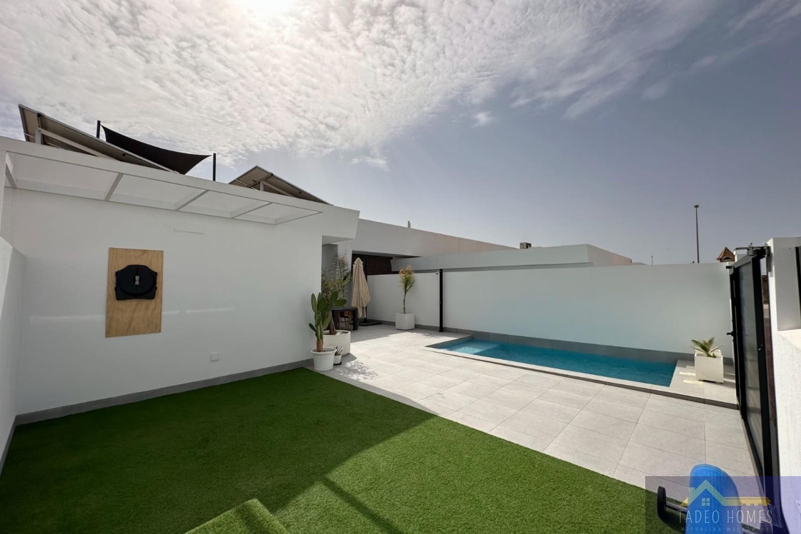 2 slaapkamer Villa te koop in Roldan met zwembad - € 269.500 (Ref: 9683846)