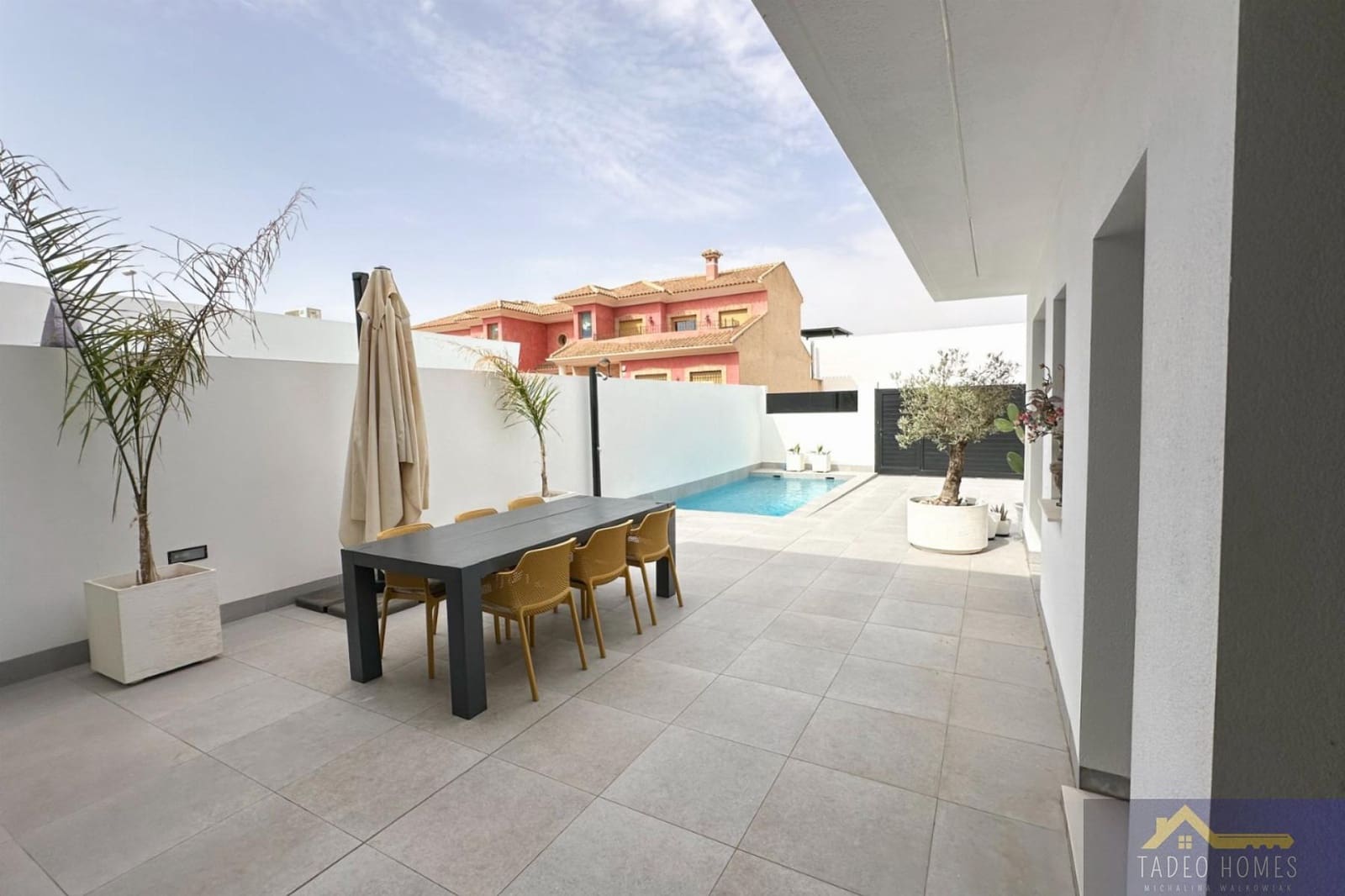 2 slaapkamer Villa te koop in Roldan met zwembad - € 269.500 (Ref: 9683846)