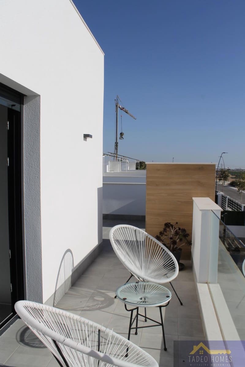 2 Zimmer Villa zu verkaufen in Roldan mit Pool - 311.900 € (Ref: 9804745)