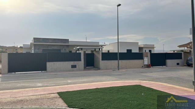 3 soverom Villa til salgs i Fortuna med svømmebasseng garasje - € 295 000 (Ref: 9804757)