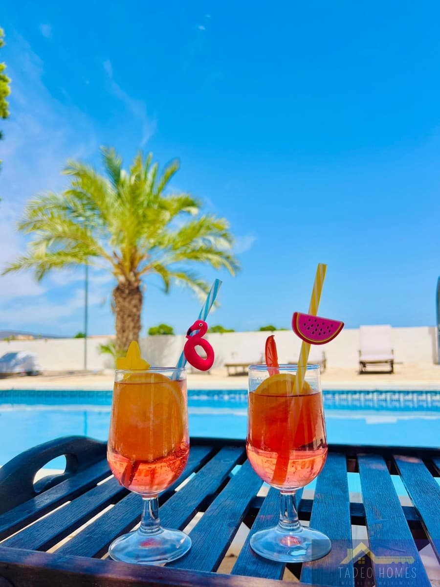 4 soveværelse Finca/Landehus til salg i Valle del Sol med garage - € 450.000 (Ref: 9804759)