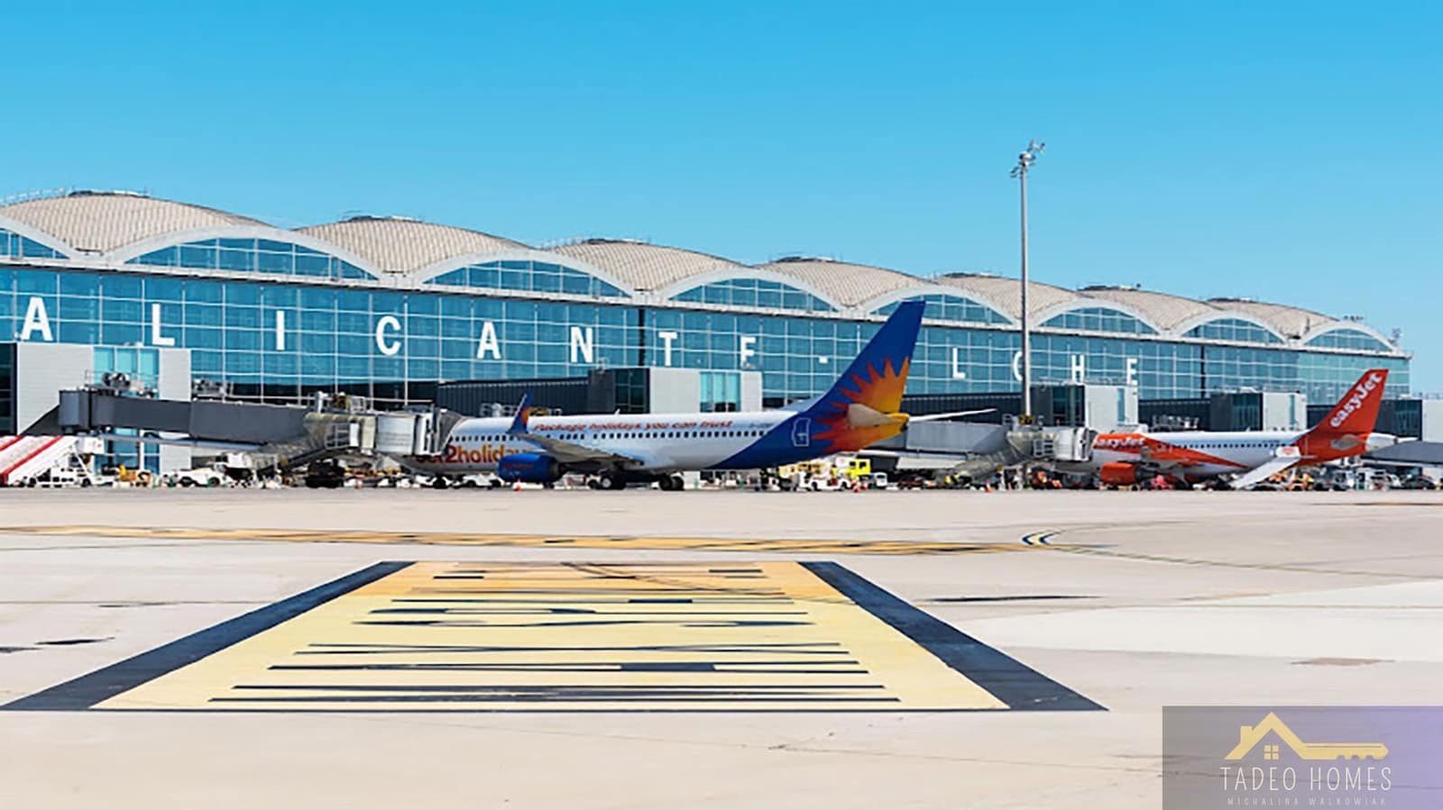 3 bedroom Semi-detached Villa for sale in Cox with pool - € 235,000 (Ref: 9804763)