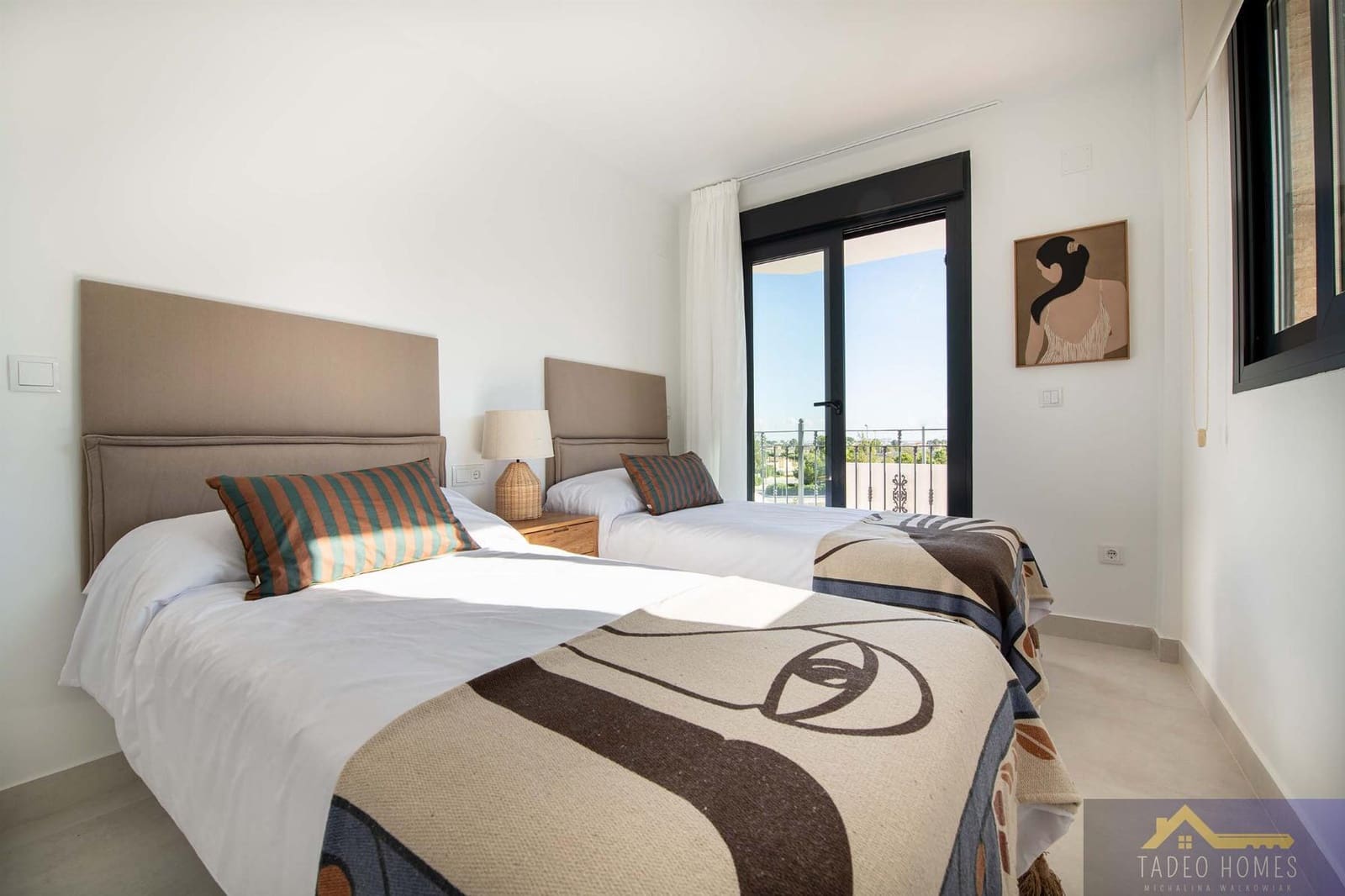 3 bedroom Semi-detached Villa for sale in Cox with pool - € 235,000 (Ref: 9804763)