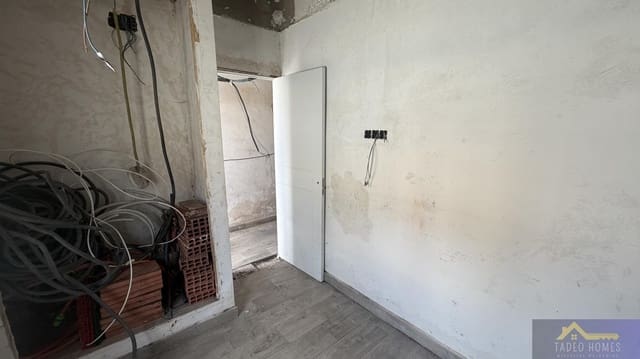 3 slaapkamer Halfvrijstaande villa te koop in Nonduermas, Murcia stad - € 60.000 (Ref: 9855915)