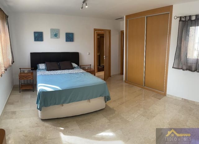 Apartamento de 3 habitaciones en Gea y Truyols, Murcia ciudad en venta con piscina garaje - 160.000 € (Ref: 9979136)