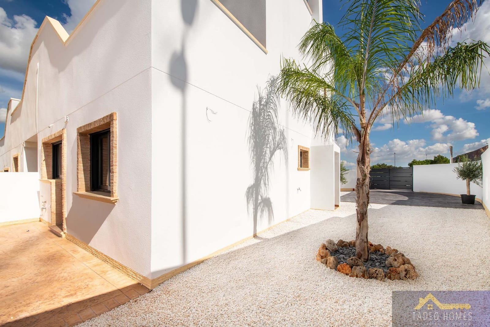 2 bedroom Semi-detached Villa for sale in Cox with pool - € 229,000 (Ref: 9979142)
