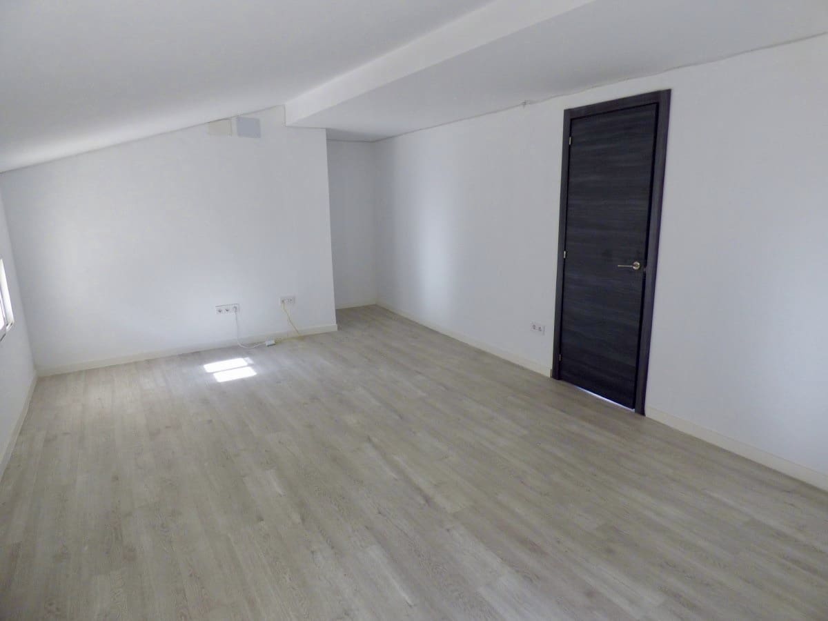 5 bedroom Townhouse for sale in Orxeta with garage - € 310,000 (Ref: 10167870)