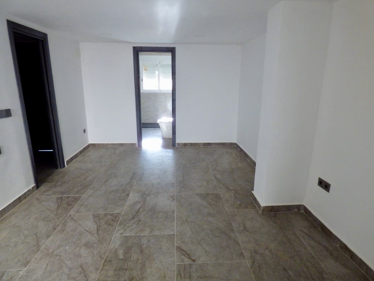 5 bedroom Townhouse for sale in Orxeta with garage - € 310,000 (Ref: 10167870)
