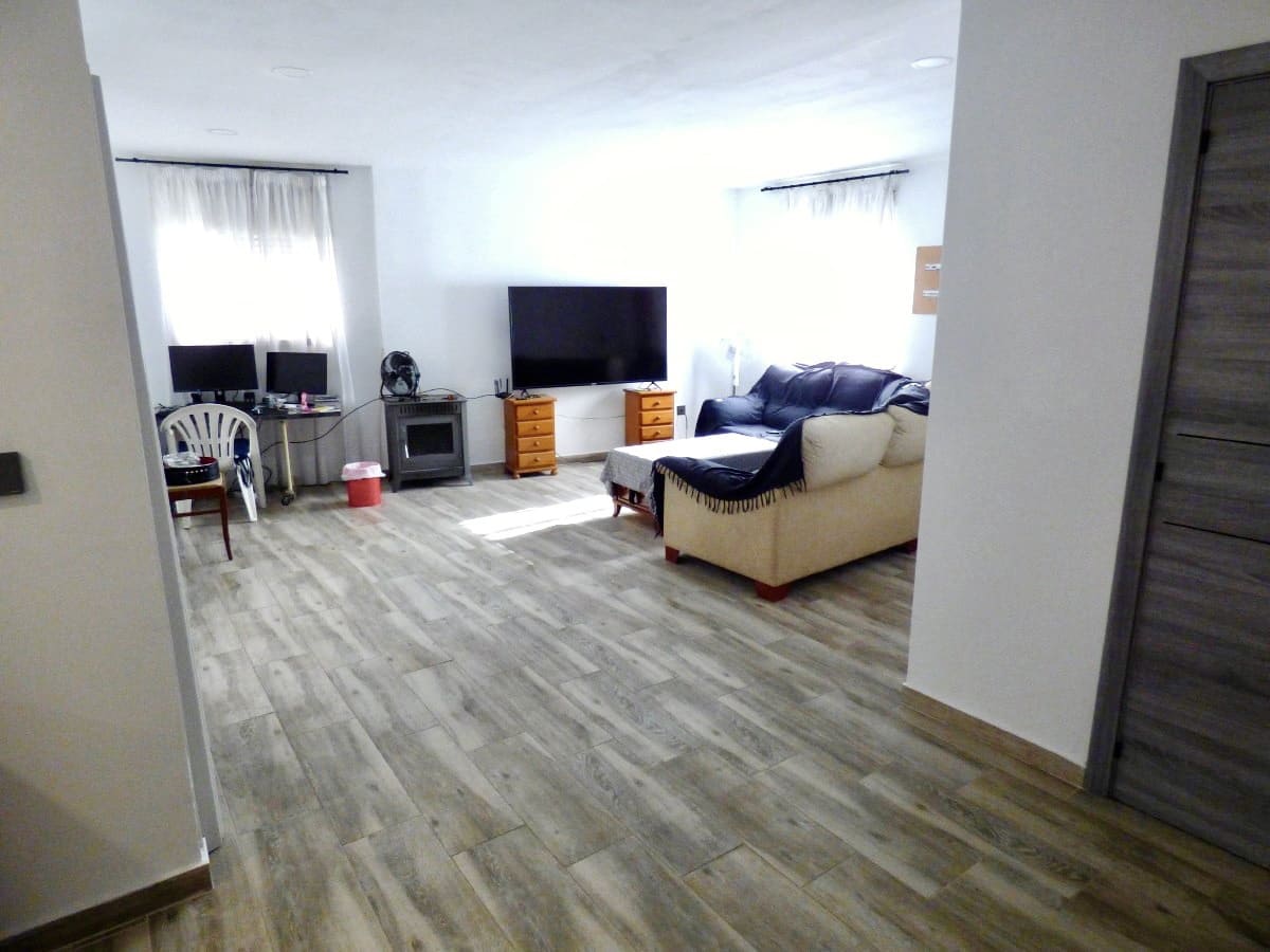5 bedroom Townhouse for sale in Orxeta with garage - € 310,000 (Ref: 10167870)