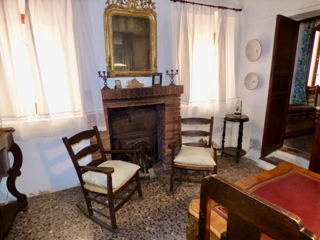 8 bedroom Townhouse for sale in Sella with pool - € 470,000 (Ref: 7864772)