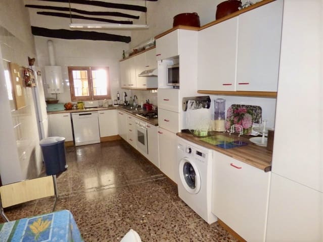 8 bedroom Townhouse for sale in Sella with pool - € 470,000 (Ref: 7864772)