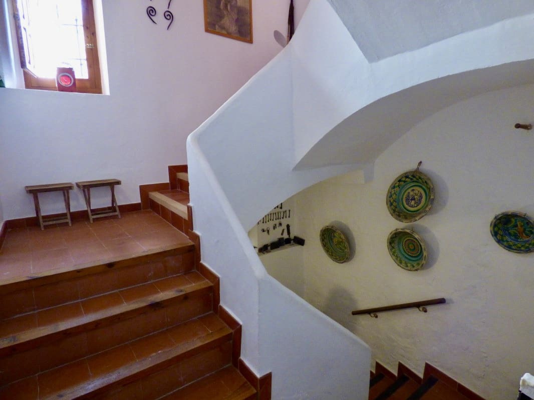 8 soveværelse Byhus til salg i Sella med swimmingpool - € 470.000 (Ref: 7864772)