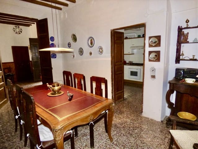 8 bedroom Townhouse for sale in Sella with pool - € 470,000 (Ref: 7864772)