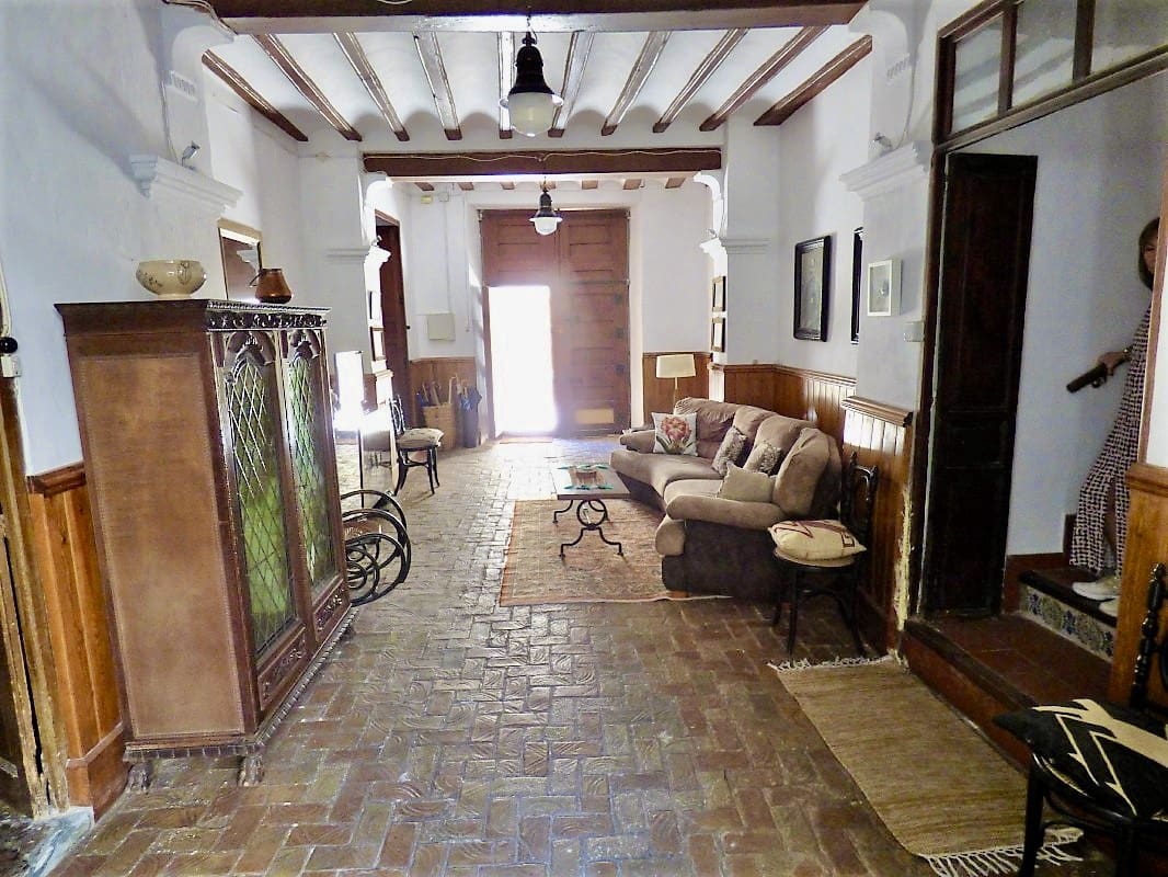 8 soveværelse Byhus til salg i Sella med swimmingpool - € 470.000 (Ref: 7864772)