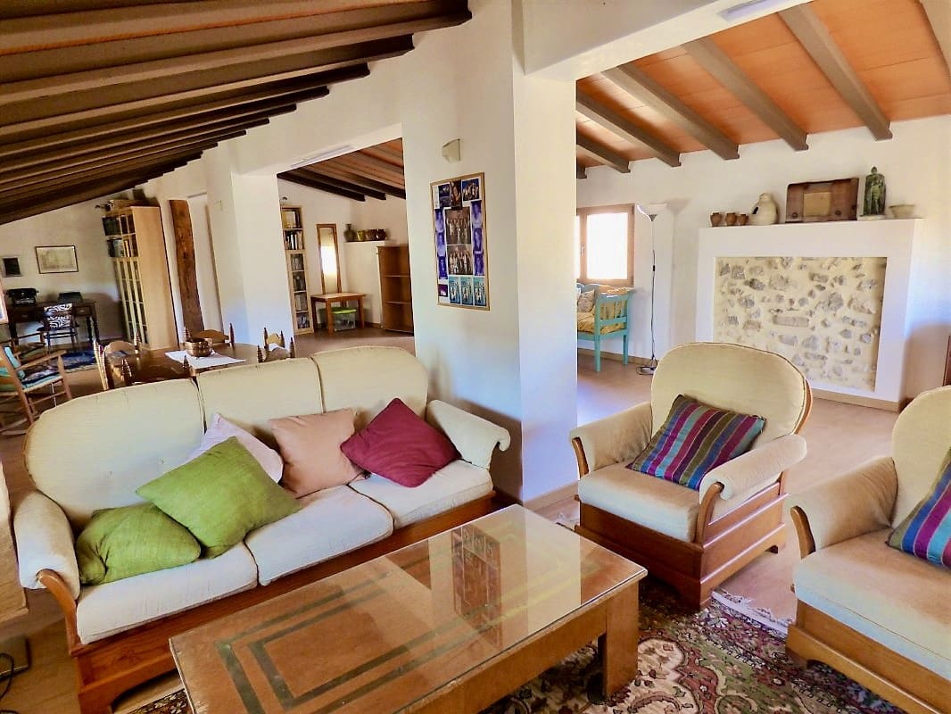 8 soveværelse Byhus til salg i Sella med swimmingpool - € 470.000 (Ref: 7864772)