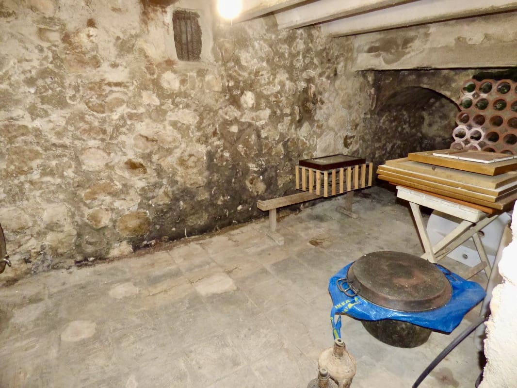 8 soveværelse Byhus til salg i Sella med swimmingpool - € 470.000 (Ref: 7864772)