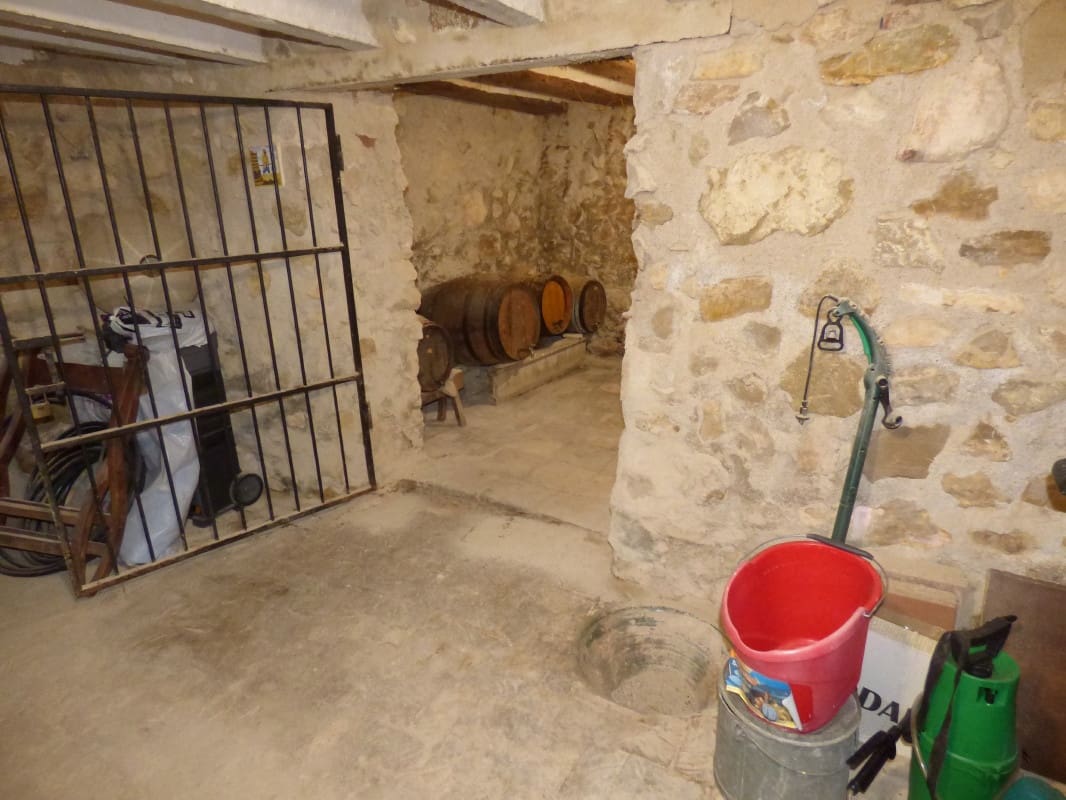 8 soveværelse Byhus til salg i Sella med swimmingpool - € 470.000 (Ref: 7864772)