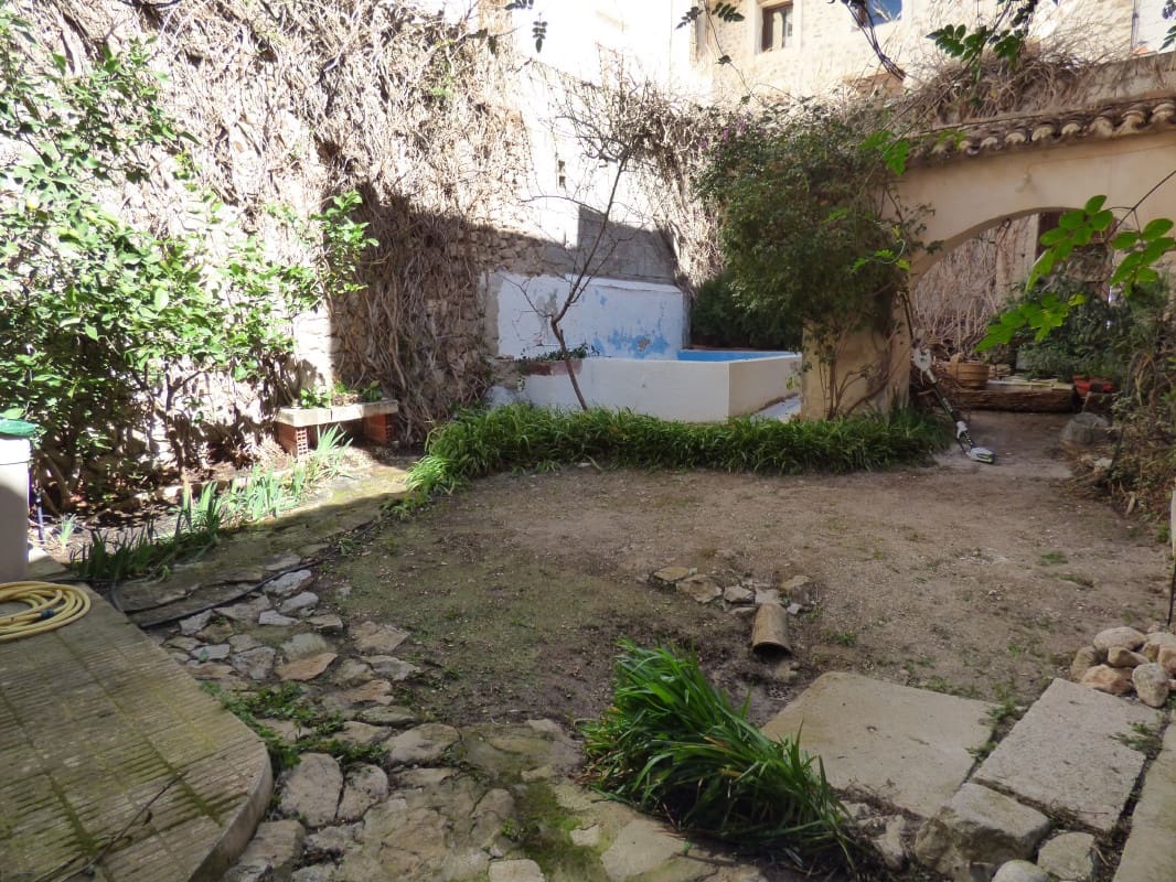 8 soveværelse Byhus til salg i Sella med swimmingpool - € 470.000 (Ref: 7864772)