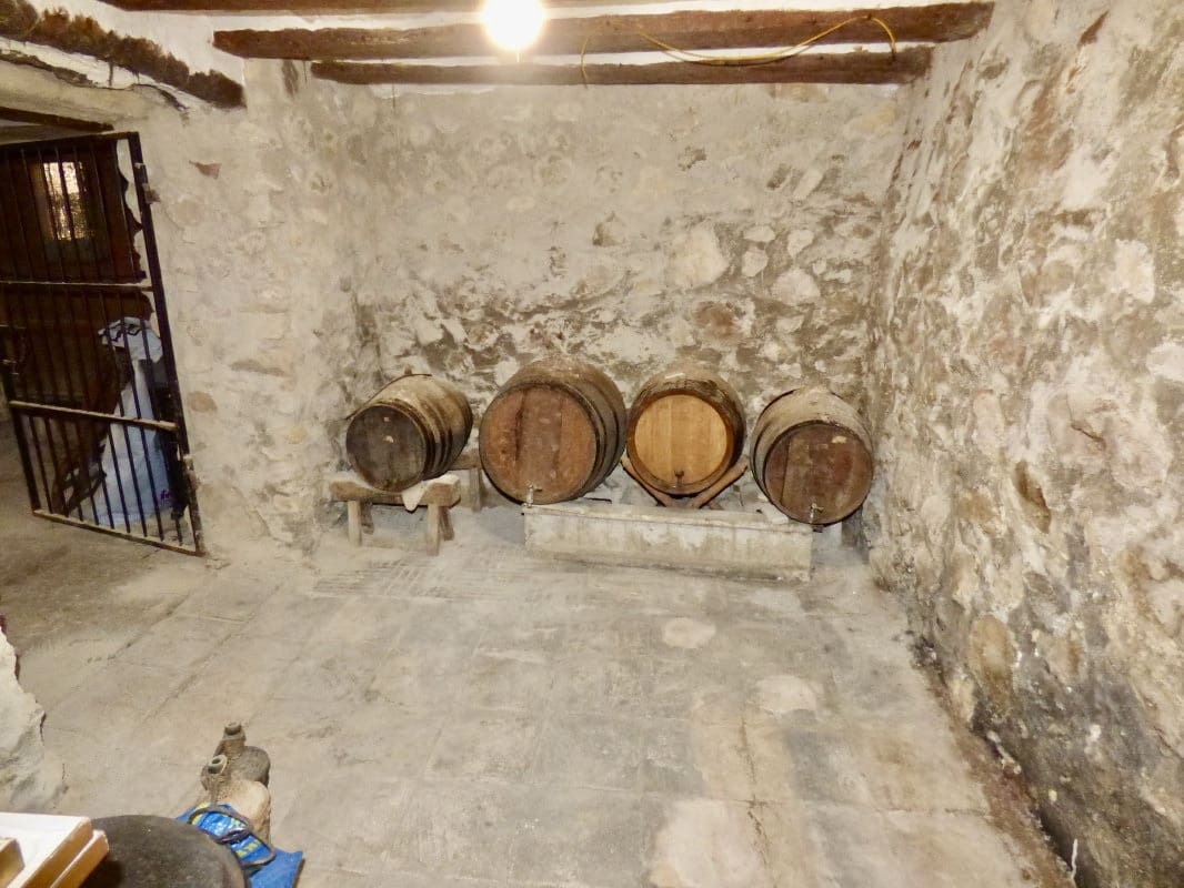 8 soveværelse Byhus til salg i Sella med swimmingpool - € 470.000 (Ref: 7864772)