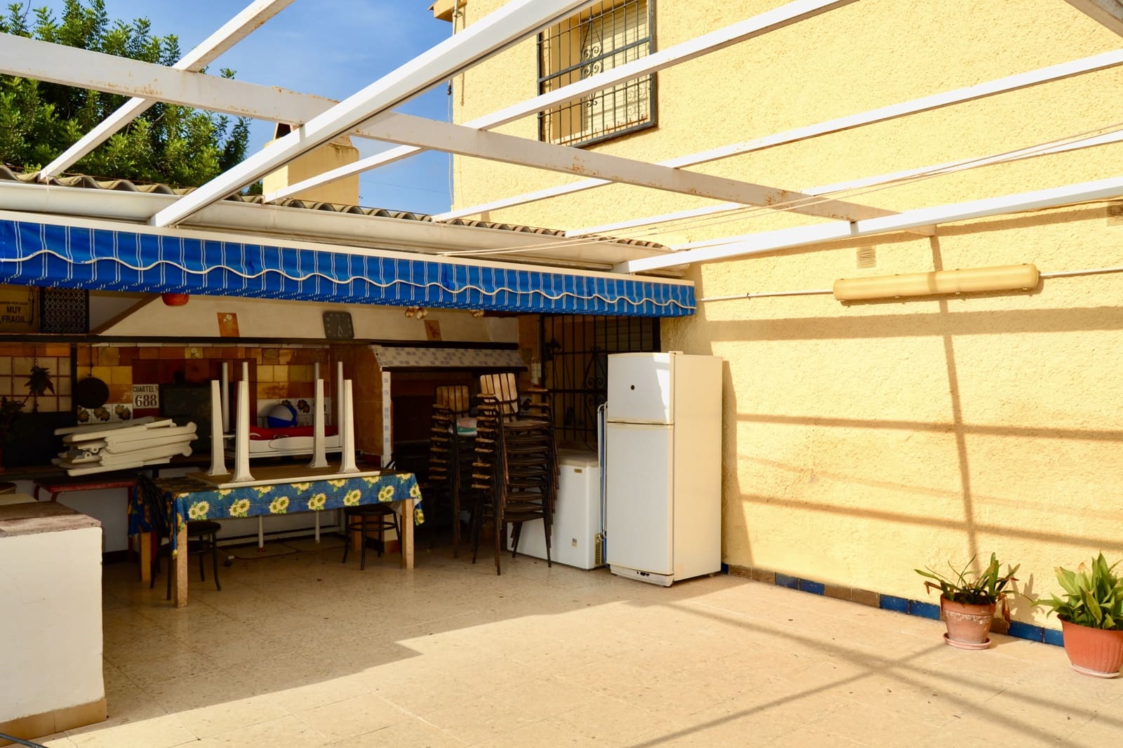 6 bedroom Villa for sale in La Villajoyosa / Vila Joiosa with pool garage - € 350,000 (Ref: 7864851)