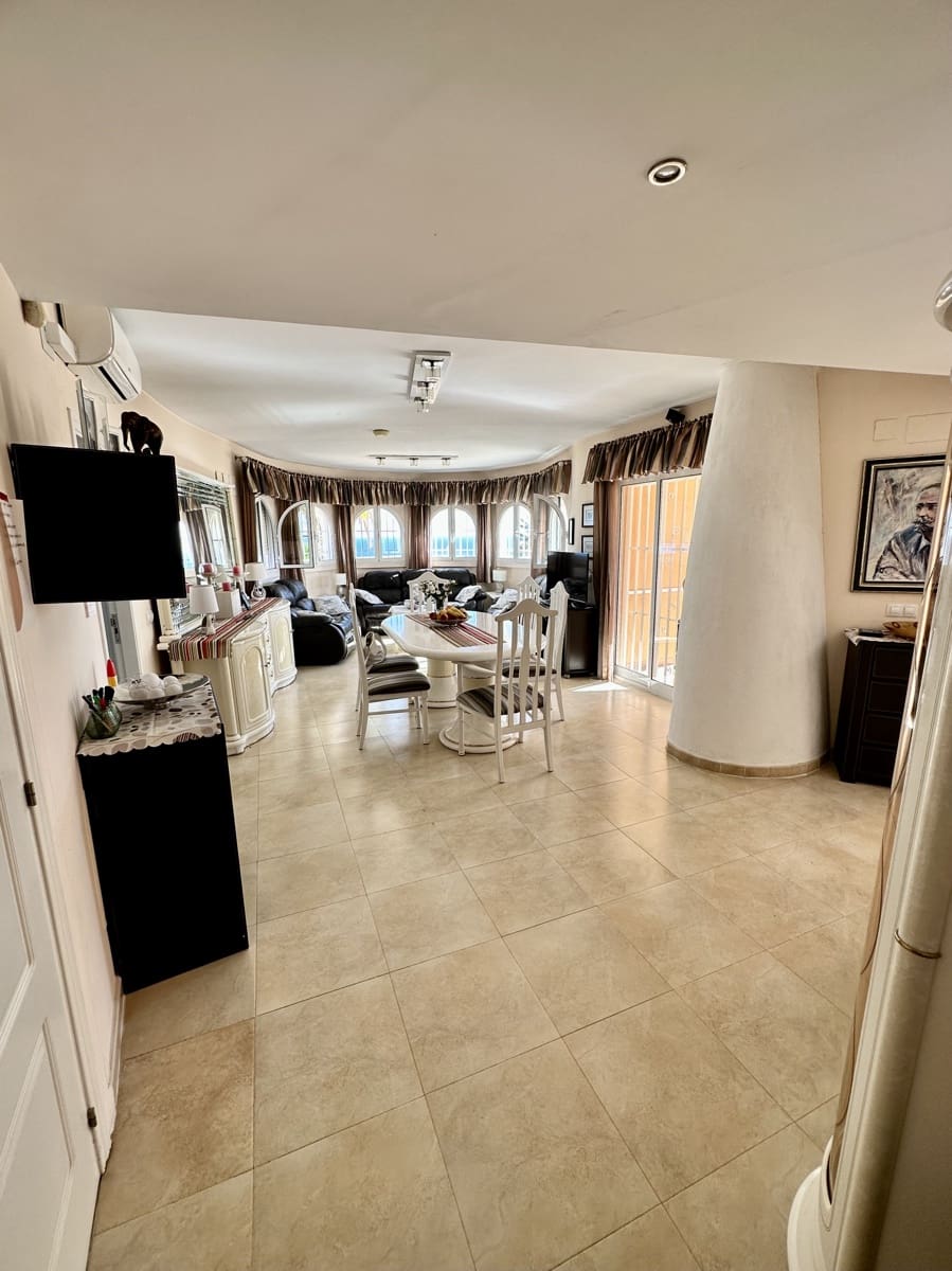 3 soveværelse Villa til salg i La Villajoyosa / Vila Joiosa med swimmingpool garage - € 695.000 (Ref: 8494448)