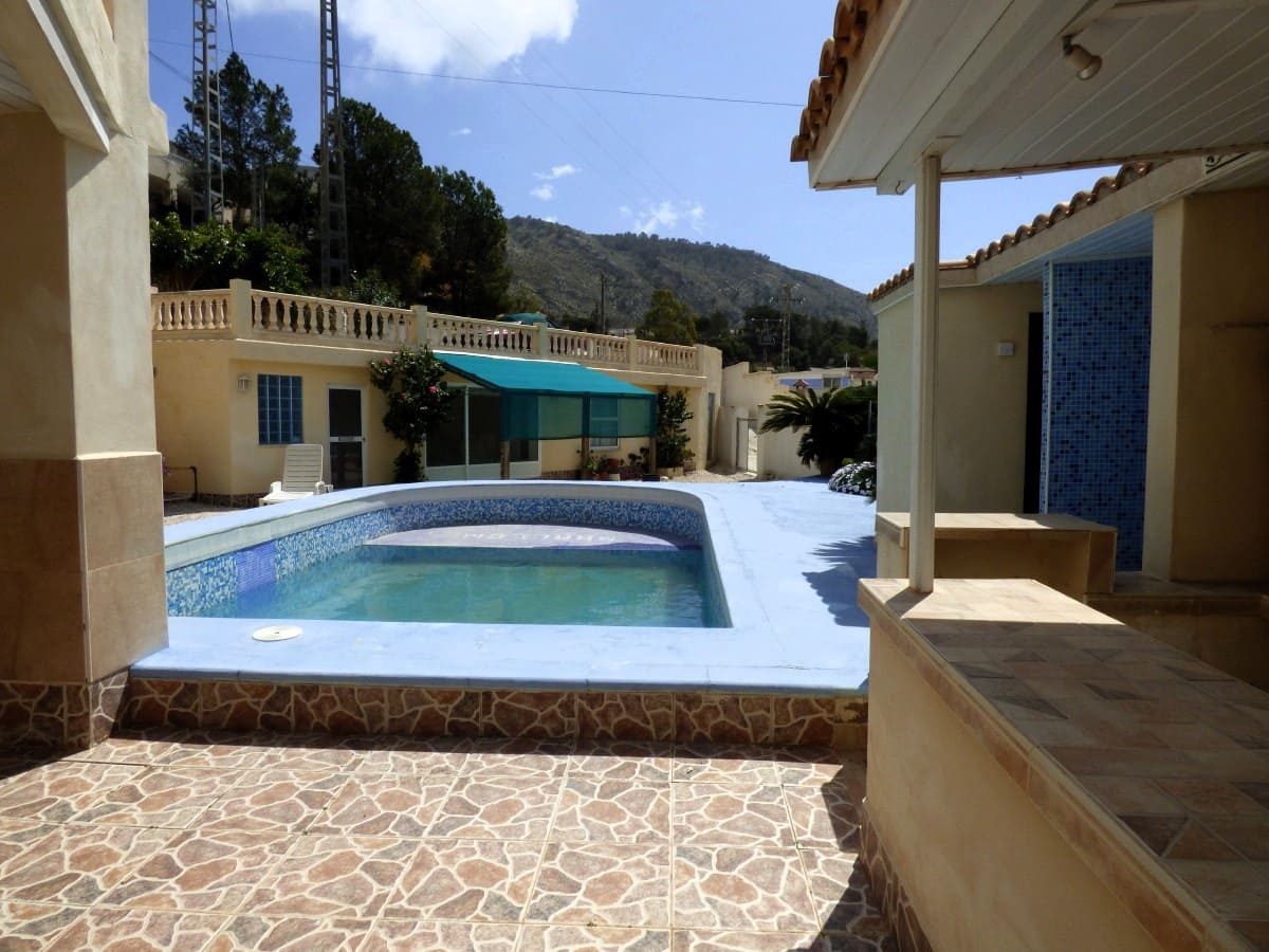 5 quarto Moradia para venda em Orxeta com piscina garagem - 399 000 € (Ref: 8934615)