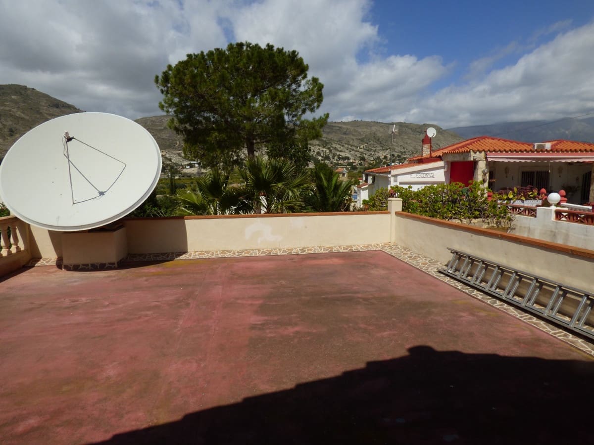 5 quarto Moradia para venda em Orxeta com piscina garagem - 399 000 € (Ref: 8934615)