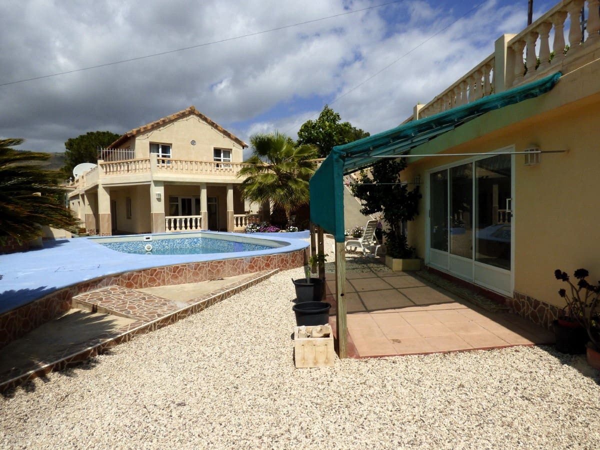 5 quarto Moradia para venda em Orxeta com piscina garagem - 399 000 € (Ref: 8934615)