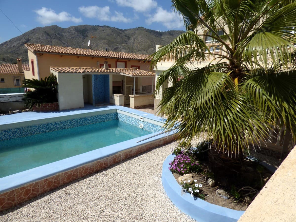 5 quarto Moradia para venda em Orxeta com piscina garagem - 399 000 € (Ref: 8934615)