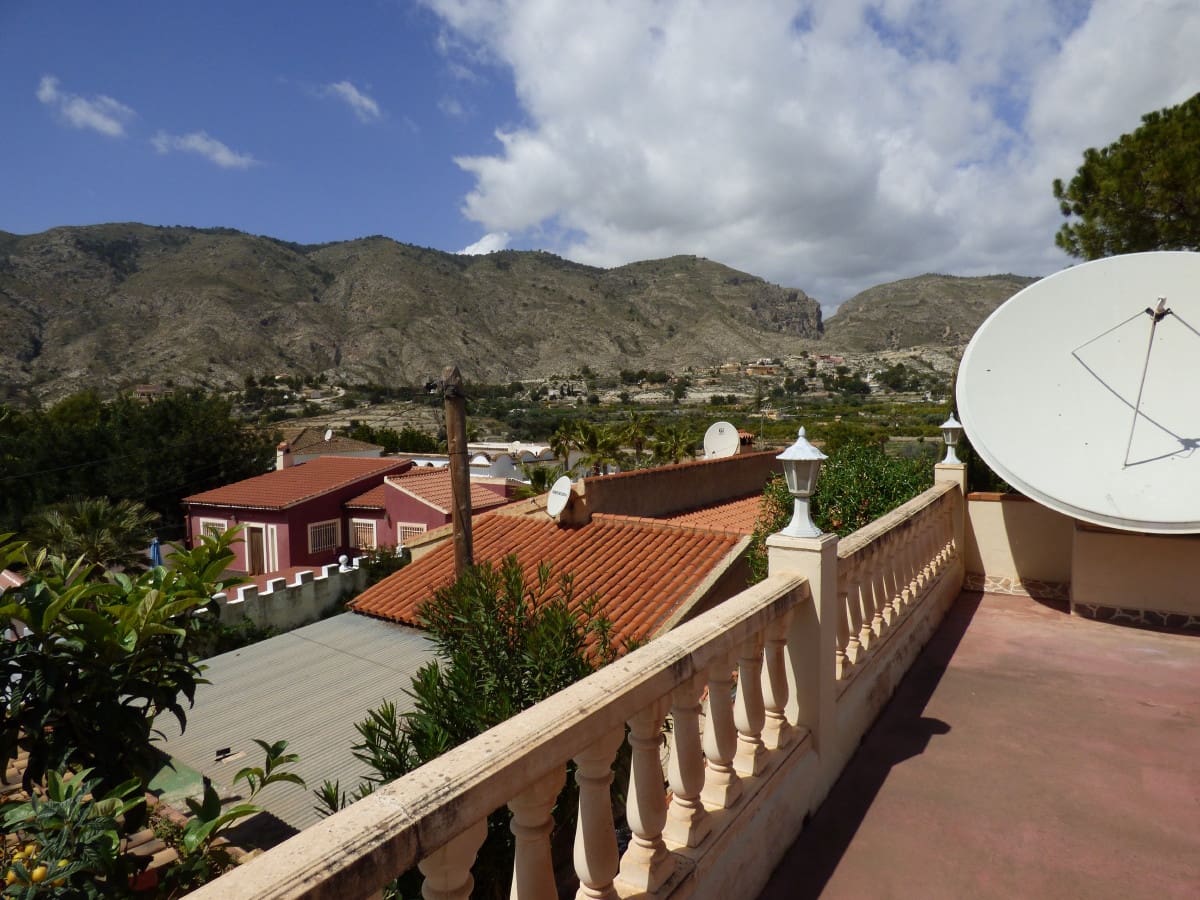 5 quarto Moradia para venda em Orxeta com piscina garagem - 399 000 € (Ref: 8934615)