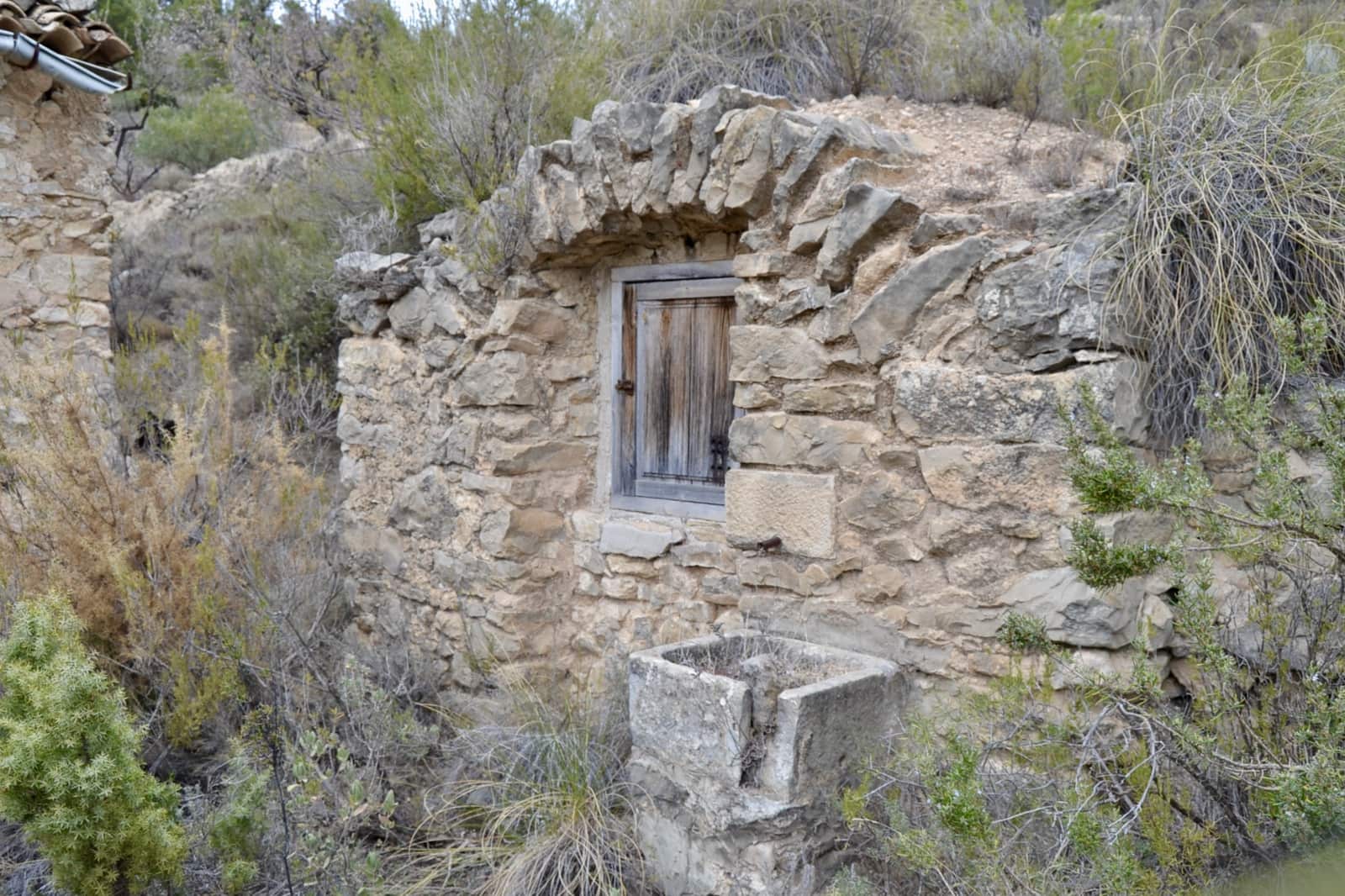 Grunde uden byggetilladelser til salg i Relleu - € 540.000 (Ref: 9050502)