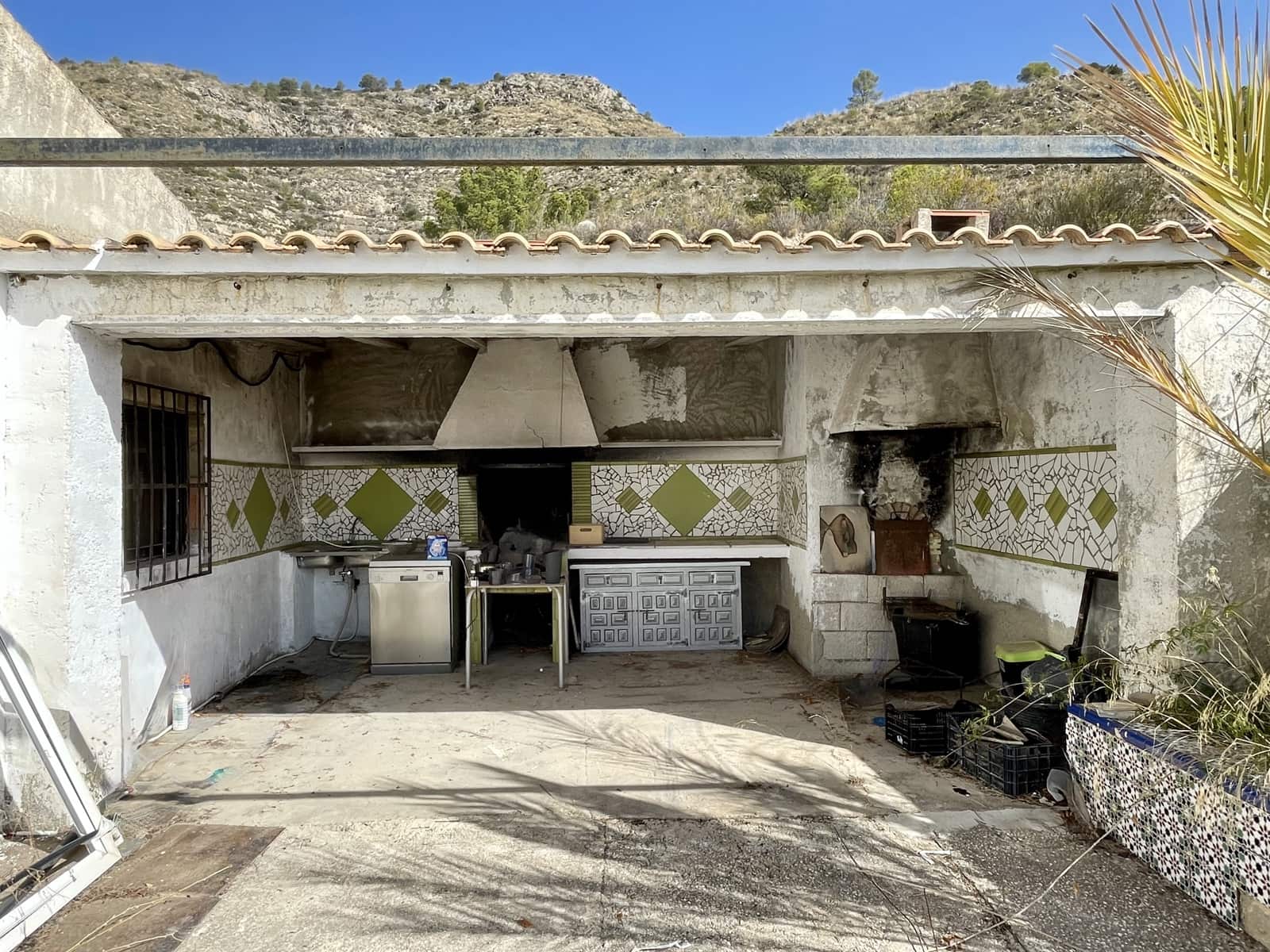 3 soveværelse Finca/Landehus til salg i Relleu med garage - € 180.000 (Ref: 9200104)