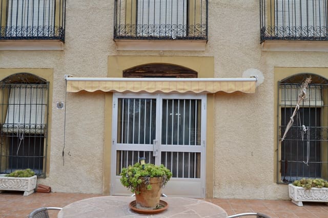 8 makuuhuone Maalaistalo myytävänä paikassa Relleu mukana 
autotalli - 567 000 € (Ref: 9301732)