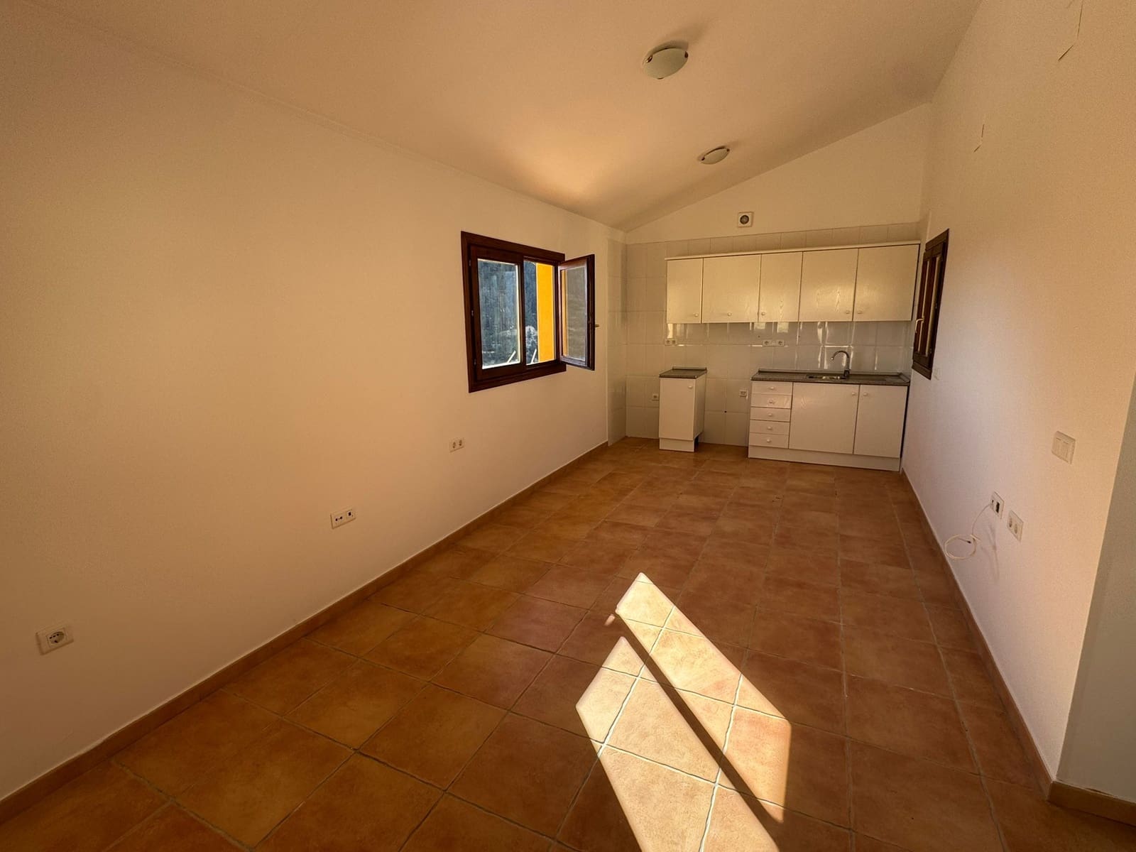 2 slaapkamer Finca/Landhuis te koop in Relleu met garage - € 135.000 (Ref: 9500756)