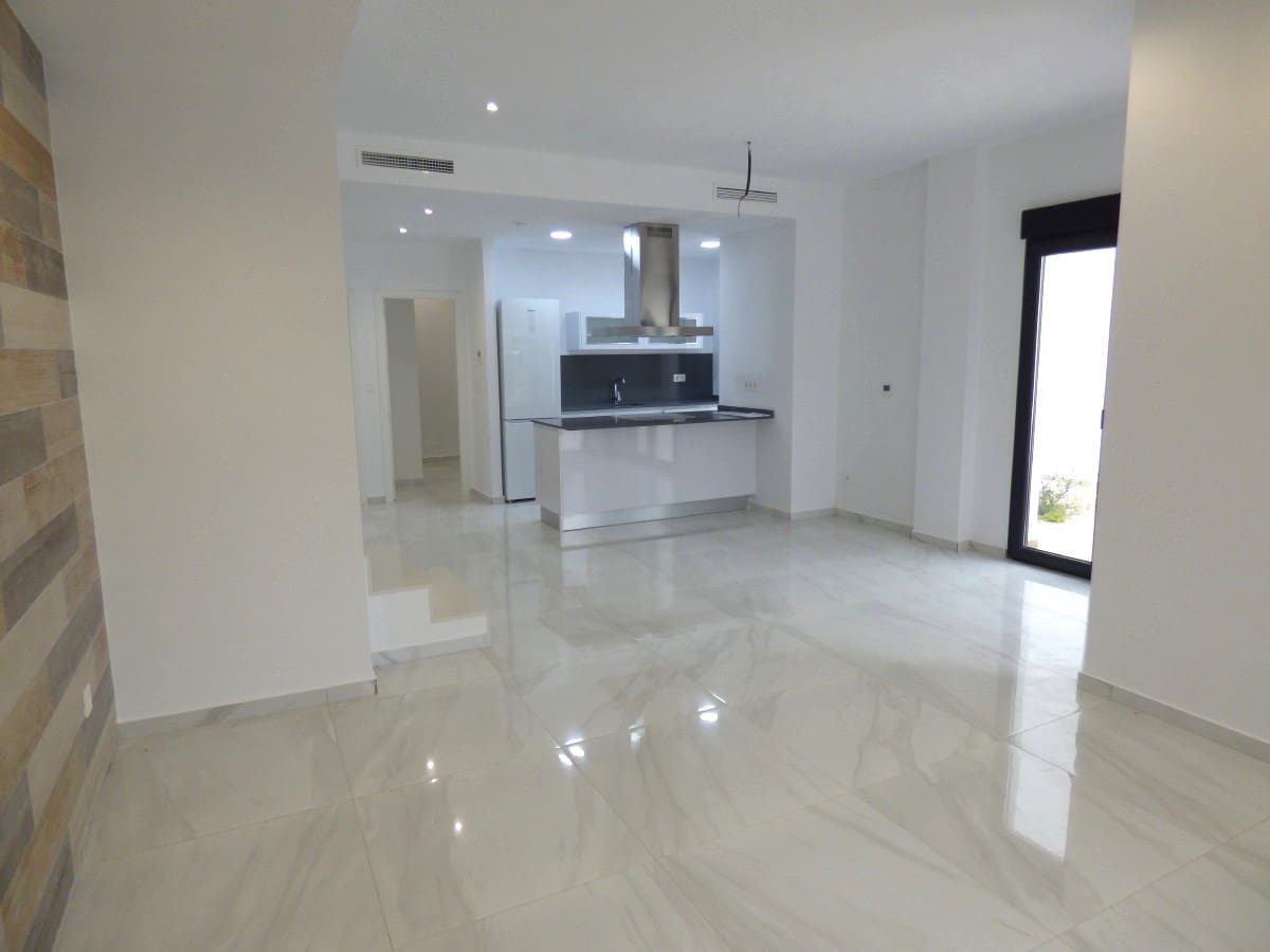 3 sypialnia Willa na sprzedaż w Polop z basenem garażem - 489 000 € (Ref: 9828063)