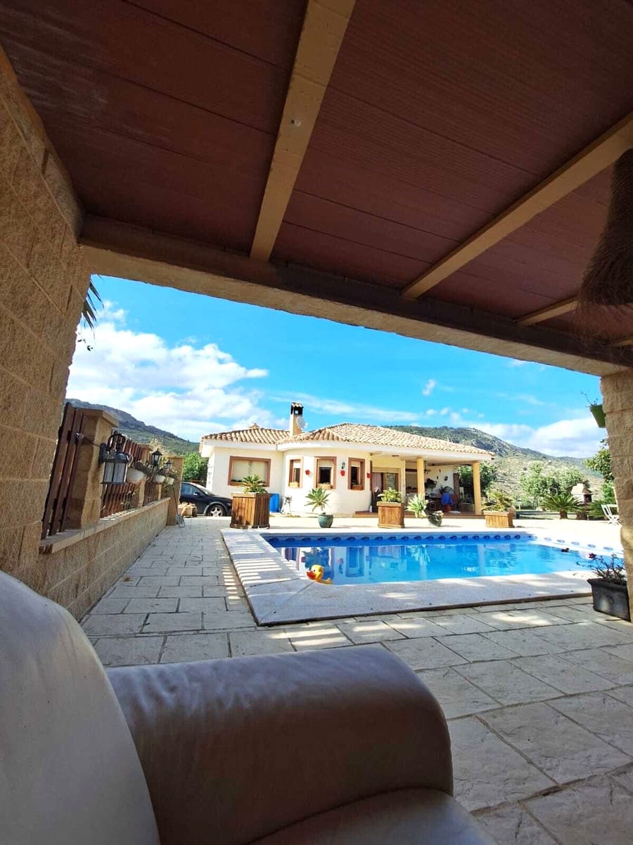 3 soverom Villa til salgs i Relleu med svømmebasseng garasje - € 350 000 (Ref: 9891364)