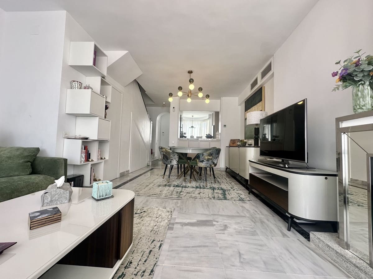 2 quarto Apartamento de Praia para arrendar em Marbella com piscina garagem - 3 000 € (Ref: 10012529)